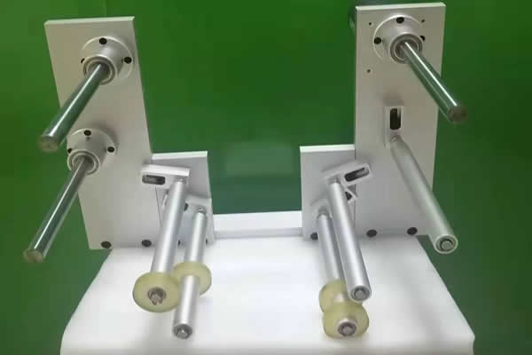 Full-automatic protective mold device