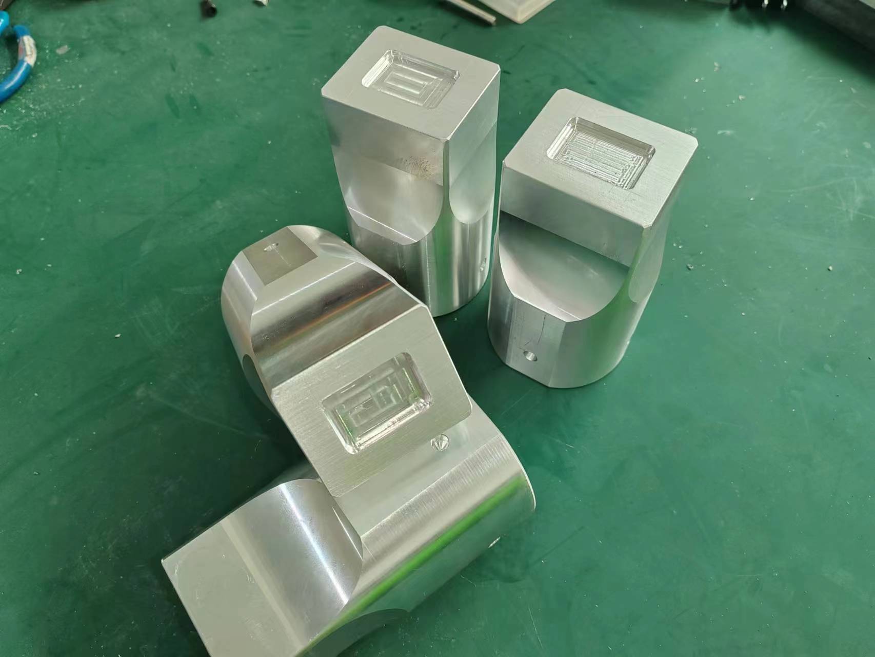 Ultrasonic plastic welding die